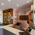 亚历山大酒店 3*
