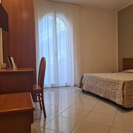 Alexander 3* Giardini-Naxos