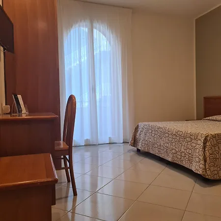 Alexander جيارديني ناكسوس