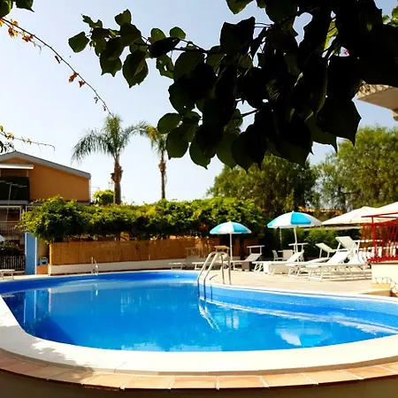 Alexander 3* Giardini-Naxos