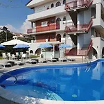 Alexander 3*