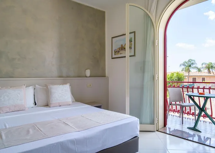 Alexander 3* Giardini-Naxos